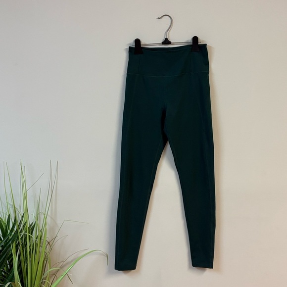 BNWOT Girlfriend Collective High Rise Compression Leggings Moss colour size M - Picture 3 of 5